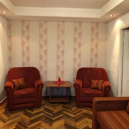 Kyiv Apartment On Peremohy Avenue 16 Daily Rent Exterior foto