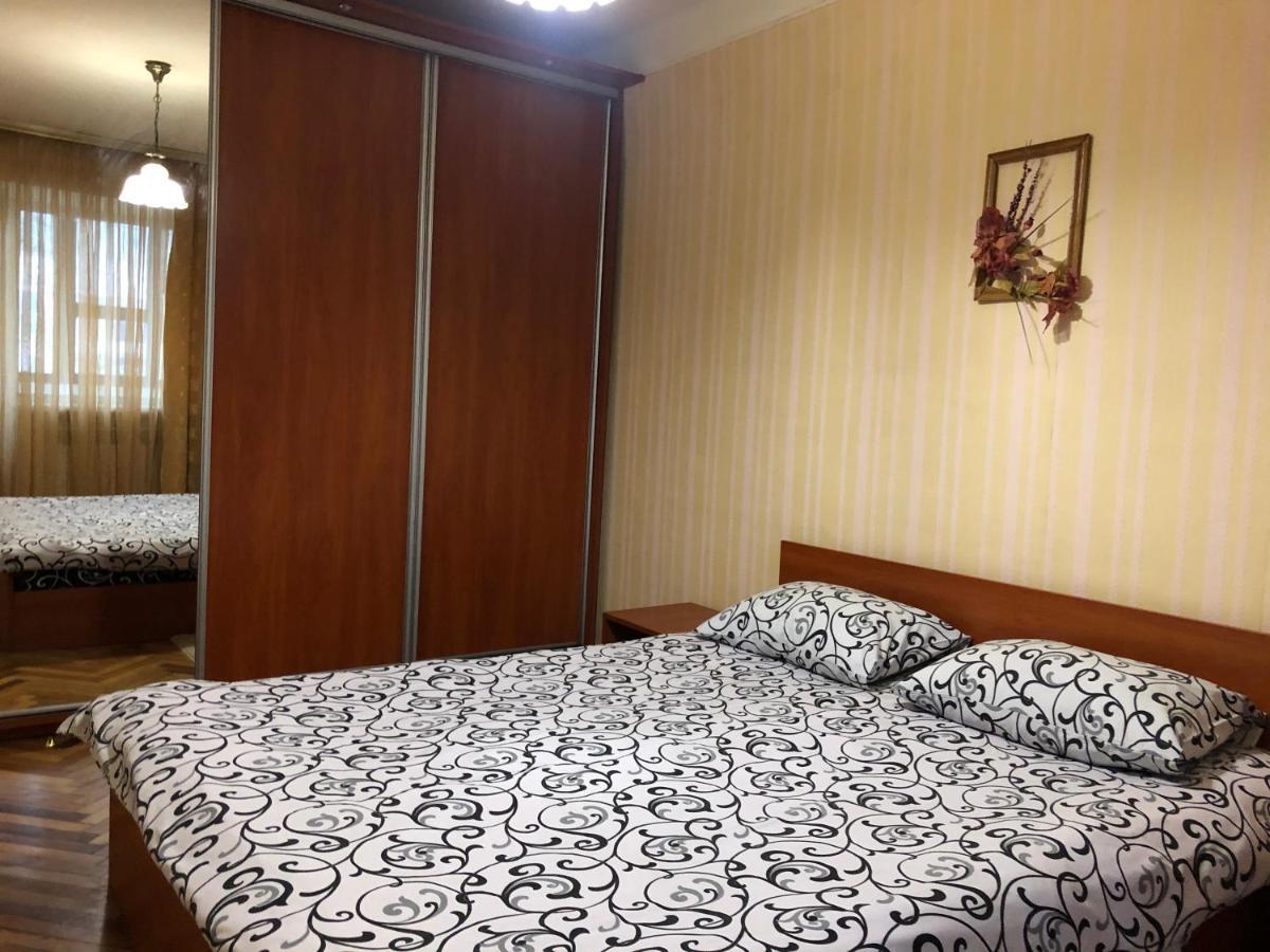 Kyiv Apartment On Peremohy Avenue 16 Daily Rent Exterior foto